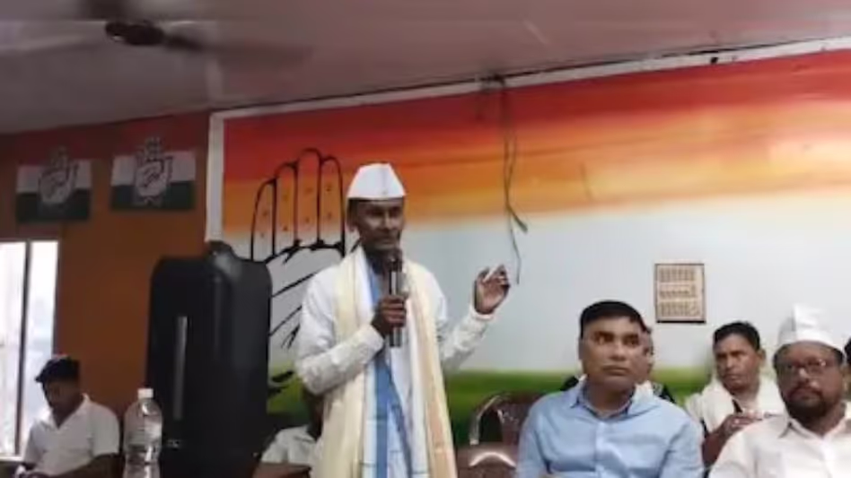 Assam सरकार ने कांग्रेस नेता द्वारा पार्टी मीटिंग में कथित तौर पर बांग्लादेश का राष्ट्रगान गाने के बाद जांच Assam सरकार ने कांग्रेस नेता द्वारा पार्टी मीटिंग में कथित तौर पर बांग्लादेश का राष्ट्रगान गाने के बाद जांच
