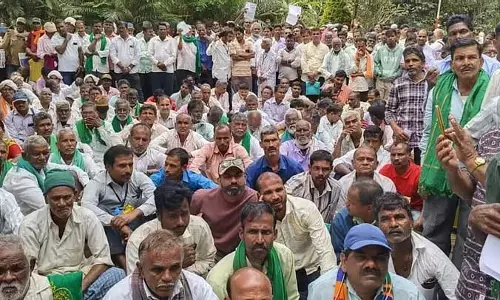 Mundagoda : वन भूमि पर कब्ज़ा करने वालों का विरोध प्रदर्शन