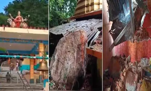 Ganjam मंदिर हादसा: मोन्था के चलते हुई भारी बारिश में चट्टान ढही Ganjam मंदिर हादसा: मोन्था के चलते हुई भारी बारिश में चट्टान ढही