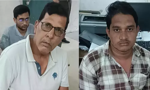 SDM कार्यालय के पटवारी और ऑपरेटर 1.80 लाख की रिश्वत लेते गिरफ्तार