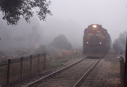Ambala: फॉग सीजन में ट्रेन संचालन के लिए रेलवे तैयार Ambala: फॉग सीजन में ट्रेन संचालन के लिए रेलवे तैयार