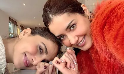Raashii Khanna और वाणी कपूर अपनी शरद ऋतु की छुट्टी के सुखद पल साझा करते हैं