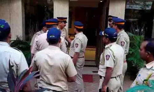 Mumba के पवई में बंधक बनाए गए कम से कम 15 बच्चों को बचाया गया Mumba के पवई में बंधक बनाए गए कम से कम 15 बच्चों को बचाया गया
