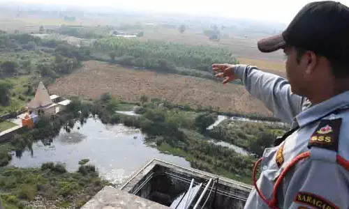 Chandigarh: सेक्टर 114 के निवासी अस्वच्छ परिस्थितियों में रहने को मजबूर