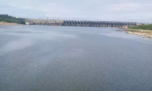 Almatti : मॉनसून के मौसम में पानी की कोई कमी नहीं होती है Almatti : मॉनसून के मौसम में पानी की कोई कमी नहीं होती है