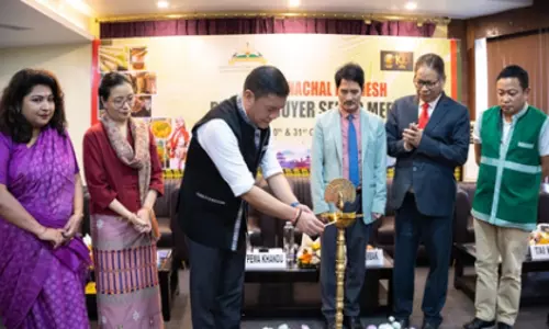 Arunachal की संपदा और शिल्पकला से प्रभावित मुख्यमंत्री खांडू Arunachal की संपदा और शिल्पकला से प्रभावित मुख्यमंत्री खांडू