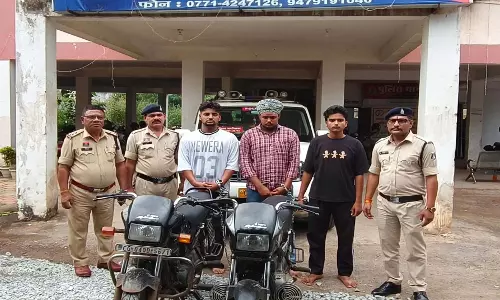 रायपुर के स्पा सेंटर में डकैती करने वाले तीन आरोपी गिरफ्तार रायपुर के स्पा सेंटर में डकैती करने वाले तीन आरोपी गिरफ्तार