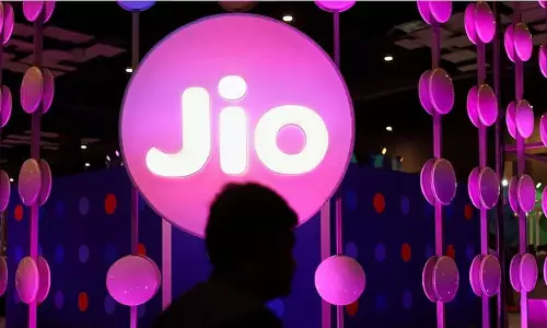 Reliance और गूगल ने जियो यूजर्स को 18 महीने के लिए जेमिनी प्रो मुफ्त में दिया Reliance और गूगल ने जियो यूजर्स को 18 महीने के लिए जेमिनी प्रो मुफ्त में दिया