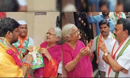 बुजुर्ग महिला ने कांग्रेस के अधूरे वादों को लेकर मंत्री जुपल्ली और Naveen Yadav पर निशाना साधा
