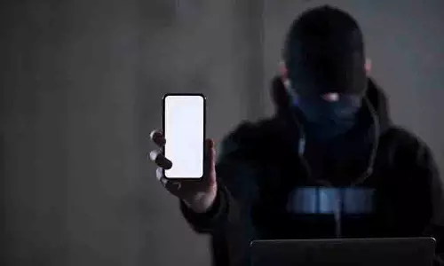 साइबर स्कैमर्स OTP के माध्यम से पैसे चुराने के लिए कॉल फॉरवर्डिंग का उपयोग करते हैं