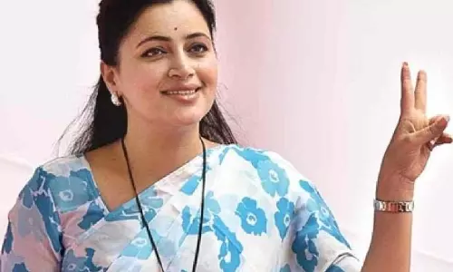 पूर्व सांसद Navneet Rana को सामूहिक बलात्कार की धमकी पूर्व सांसद Navneet Rana को सामूहिक बलात्कार की धमकी
