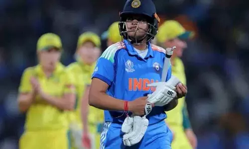 पारी के दूसरे ओवर में Shafali सस्ते में आउट पारी के दूसरे ओवर में Shafali सस्ते में आउट