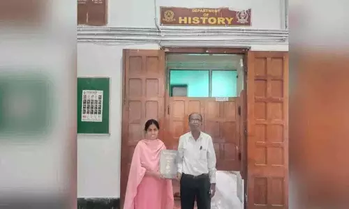 उमरानी को OU इतिहास विभाग में डॉक्टरेट की उपाधि मिली उमरानी को OU इतिहास विभाग में डॉक्टरेट की उपाधि मिली