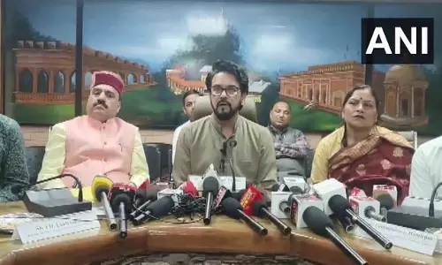 अनुराग ठाकुर का राहुल गांधी पर पलटवार अनुराग ठाकुर का राहुल गांधी पर पलटवार