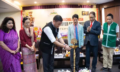 मुख्यमंत्री Khandu ने दो दिवसीय अरुणाचल प्रदेश रिवर्स क्रेता-विक्रेता मीट 2025 का किया उद्घाटन मुख्यमंत्री Khandu ने दो दिवसीय अरुणाचल प्रदेश रिवर्स क्रेता-विक्रेता मीट 2025 का किया उद्घाटन