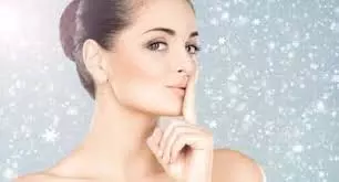 Winter Skin Care Routine: सर्दियों में त्वचा हो जाती है रूखी और बेजान, अपनाएं ये असरदार टिप्स Winter Skin Care Routine: सर्दियों में त्वचा हो जाती है रूखी और बेजान, अपनाएं ये असरदार टिप्स