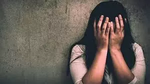 नाबालिग के साथ नशीली दवा देकर दुष्कर्म, केस दर्ज नाबालिग के साथ नशीली दवा देकर दुष्कर्म, केस दर्ज