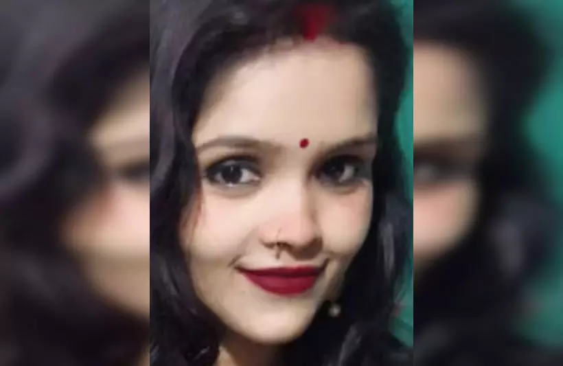 फेसबुक बनी मौत की वजह! सनकी पति ने बेरहमी से पत्नी को मार डाला... फेसबुक बनी मौत की वजह! सनकी पति ने बेरहमी से पत्नी को मार डाला...