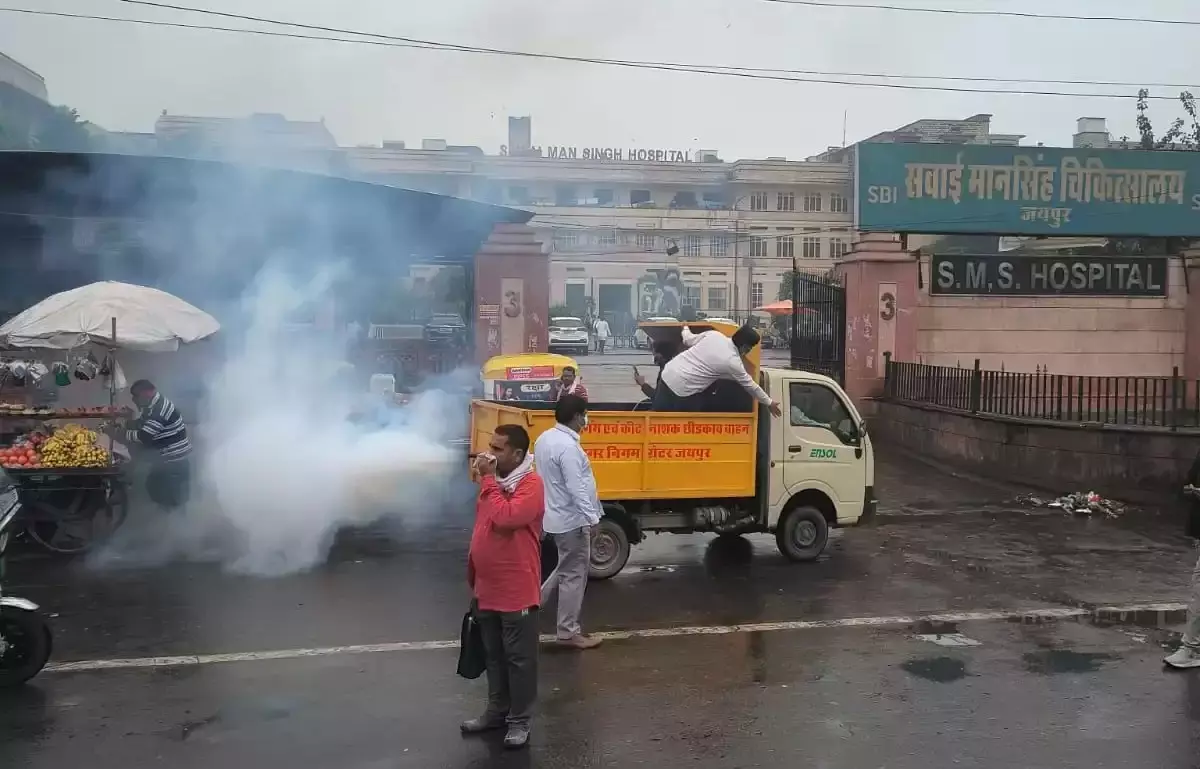Jaipur: सवाई मानसिंह अस्पताल परिसर में चला स्वच्छता अभियान Jaipur: सवाई मानसिंह अस्पताल परिसर में चला स्वच्छता अभियान