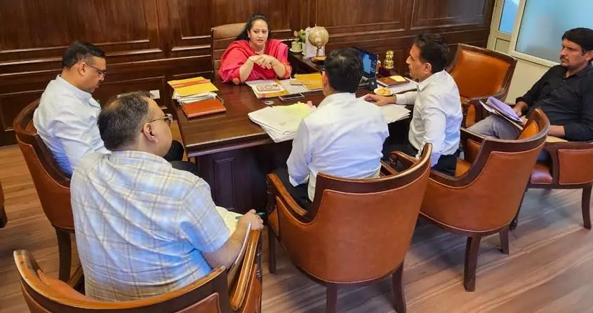 Chandigarh: समयबद्ध तरीके से पूरा हो स्वास्थ्य संस्थानों का निर्माण: आरती सिंह Chandigarh: समयबद्ध तरीके से पूरा हो स्वास्थ्य संस्थानों का निर्माण: आरती सिंह