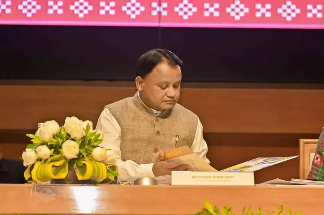 Odisha: मुख्यमंत्री ने जल संसाधन विभाग का अचानक दौरा किया Odisha: मुख्यमंत्री ने जल संसाधन विभाग का अचानक दौरा किया