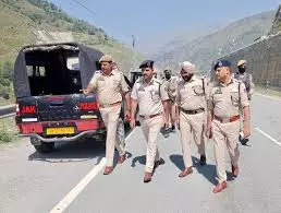 Banihal: रामबन पुलिस का संदेश, आतंकवाद की जड़ें उखाड़ दी जाएँगी Banihal: रामबन पुलिस का संदेश, आतंकवाद की जड़ें उखाड़ दी जाएँगी