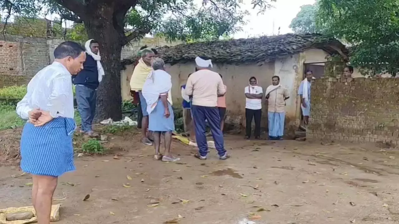 जमीन विवाद पर खूनी संघर्ष, टांगी से वार कर दो की हत्या जमीन विवाद पर खूनी संघर्ष, टांगी से वार कर दो की हत्या