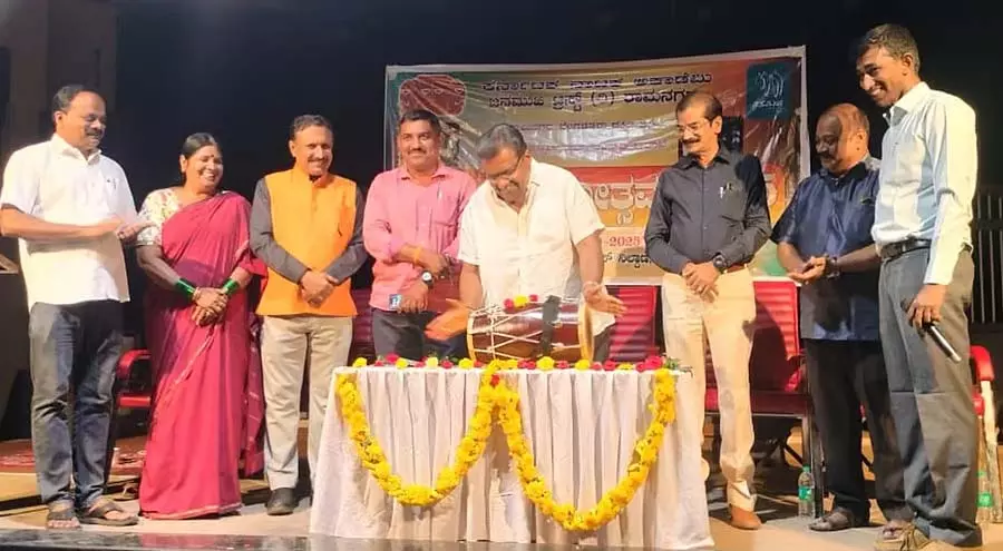 थिएटर में समाज को बदलने की शक्ति है: K. Seshadri Shashi थिएटर में समाज को बदलने की शक्ति है: K. Seshadri Shashi