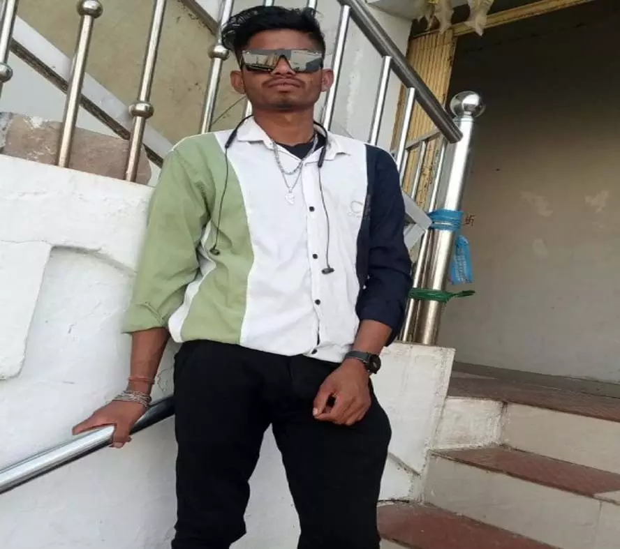स्पंज आयरन फैक्ट्री में बड़ा हादसा, 40 फीट ऊंचाई से गिरा क्रेन ऑपरेटर, मौके पर मौत स्पंज आयरन फैक्ट्री में बड़ा हादसा, 40 फीट ऊंचाई से गिरा क्रेन ऑपरेटर, मौके पर मौत