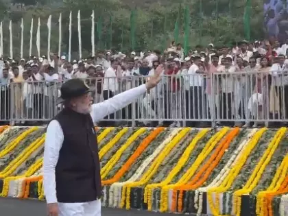 गुजरात: PM मोदी ने केवड़िया में एकता परेड में पैदल चलकर जीता दिल गुजरात: PM मोदी ने केवड़िया में एकता परेड में पैदल चलकर जीता दिल