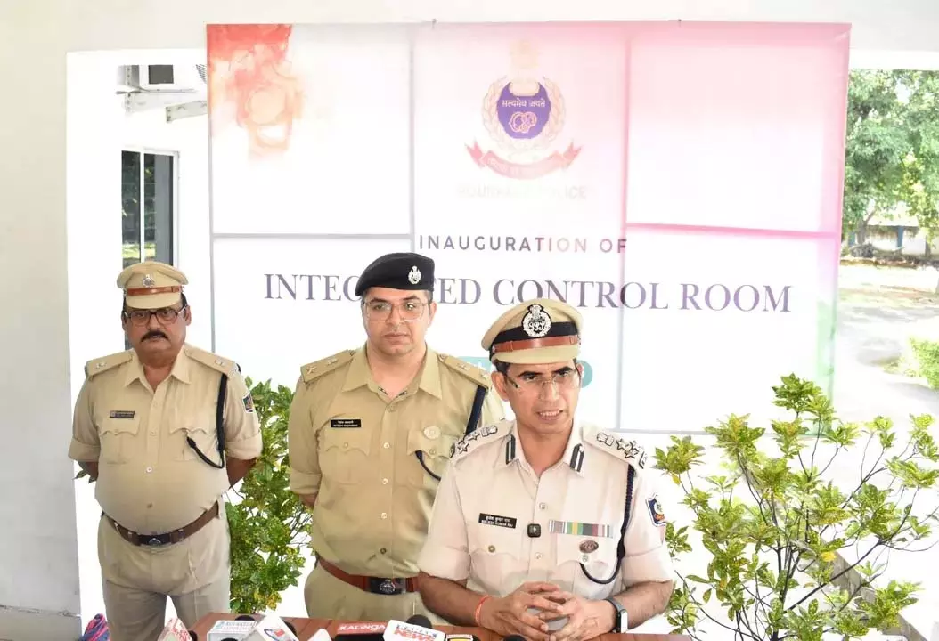 पुलिस ने शहर की निगरानी बढ़ाने के लिए इंटीग्रेटेड कंट्रोल रूम और अपने कैमरे का संकल्प लें अभियान शुरू किया पुलिस ने शहर की निगरानी बढ़ाने के लिए इंटीग्रेटेड कंट्रोल रूम और अपने कैमरे का संकल्प लें अभियान शुरू किया