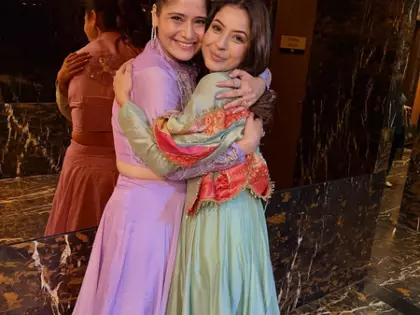 आरती सिंह ने बताया शहनाज़ गिल के इक कुड़ी गाने ने उन्हें रुला दिया आरती सिंह ने बताया शहनाज़ गिल के इक कुड़ी गाने ने उन्हें रुला दिया