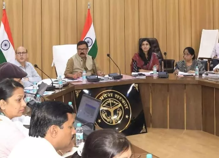 Bareilly: टीकाकरण नहीं तो राशन नहीं, डीएम अविनाश सिंह ने दी सख्त चेतावनी Bareilly: टीकाकरण नहीं तो राशन नहीं, डीएम अविनाश सिंह ने दी सख्त चेतावनी