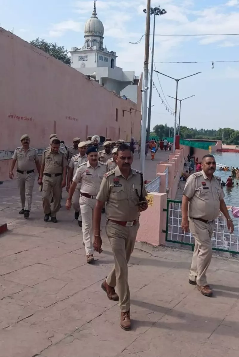 Haryana : संयुक्त पुलिस टीम ने कपाल मोचन परिसर में तलाशी अभियान चलाया Haryana : संयुक्त पुलिस टीम ने कपाल मोचन परिसर में तलाशी अभियान चलाया