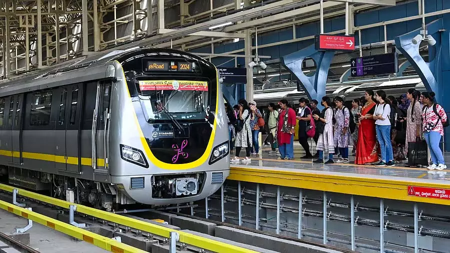 नम्मा मेट्रो येलो लाइन की ट्रेनें 1 नवंबर से भीड़भाड़ वाले समय में हर 15 मिनट पर चलेंगी नम्मा मेट्रो येलो लाइन की ट्रेनें 1 नवंबर से भीड़भाड़ वाले समय में हर 15 मिनट पर चलेंगी