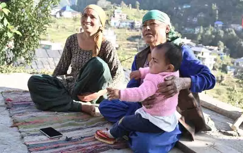 Himachal की सेराज घाटी में विनाशकारी मानसून बाढ़ से उम्मीद की किरण जगी है Himachal की सेराज घाटी में विनाशकारी मानसून बाढ़ से उम्मीद की किरण जगी है