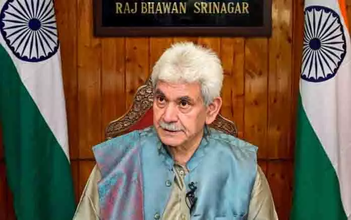LG ने जम्मू और श्रीनगर में गृह विभाग के 9 कार्यालयों को काम करने का आदेश दिया LG ने जम्मू और श्रीनगर में गृह विभाग के 9 कार्यालयों को काम करने का आदेश दिया