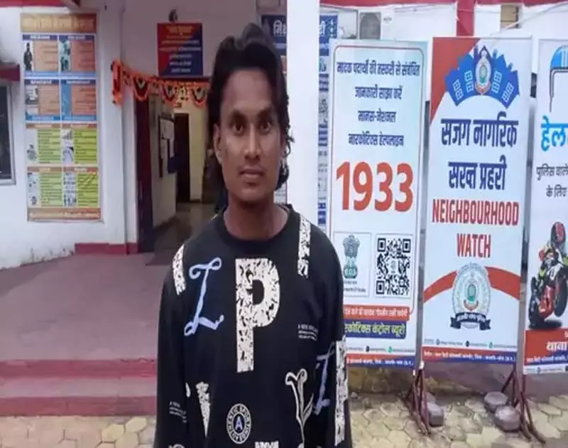 खिलौना पिस्तौल दिखाकर व्यापारी को डराया, आरोपी युवक गिरफ्तार खिलौना पिस्तौल दिखाकर व्यापारी को डराया, आरोपी युवक गिरफ्तार