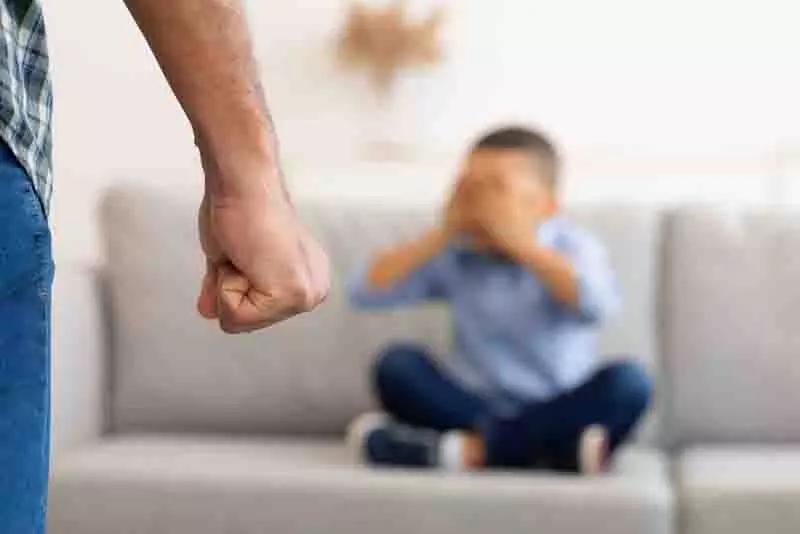 Chamba में छात्र के कान में चोट पहुंचाने के आरोप में शिक्षक निलंबित Chamba में छात्र के कान में चोट पहुंचाने के आरोप में शिक्षक निलंबित