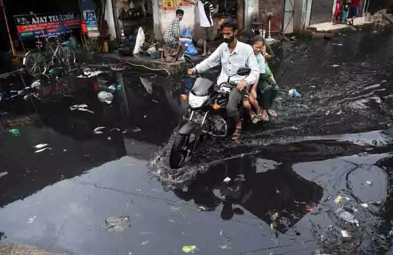 Ludhiana: बाढ़, ढोका मोहल्ला के निवासियों को हफ्तों से मुआवजे का इंतजार Ludhiana: बाढ़, ढोका मोहल्ला के निवासियों को हफ्तों से मुआवजे का इंतजार