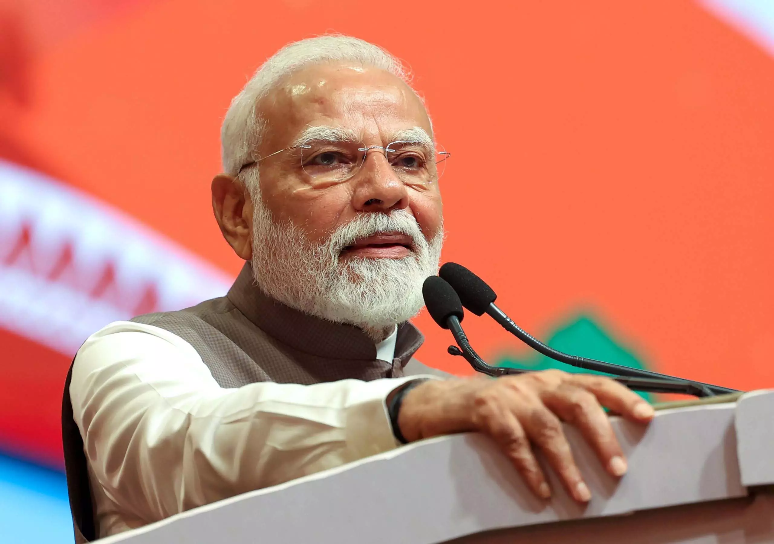 रायपुर में पीएम मोदी के दौरे को लेकर पुलिस और जिला प्रशासन अलर्ट रायपुर में पीएम मोदी के दौरे को लेकर पुलिस और जिला प्रशासन अलर्ट