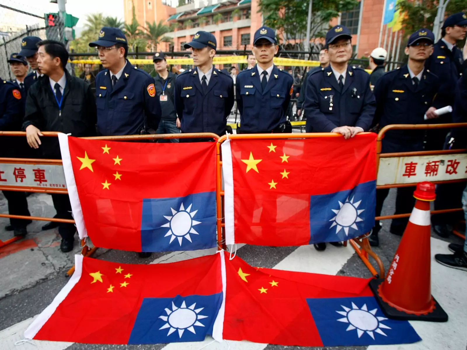Taiwan बढ़ती चीनी घुसपैठ के खिलाफ सैन्य और कानूनी प्रणालियों को मजबूत करने के लिए कदम उठा रहा Taiwan बढ़ती चीनी घुसपैठ के खिलाफ सैन्य और कानूनी प्रणालियों को मजबूत करने के लिए कदम उठा रहा