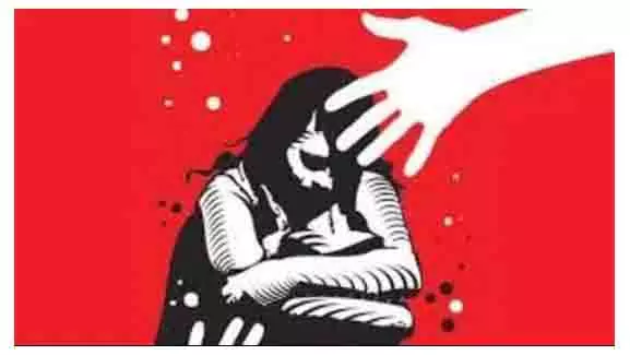 Mohali: पिता ने 17 साल की बेटी से कई दिनों तक किया बलात्कार, गिरफ्तार Mohali: पिता ने 17 साल की बेटी से कई दिनों तक किया बलात्कार, गिरफ्तार