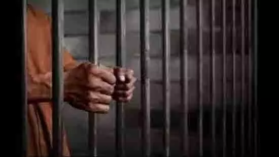 Chandigarh: पत्नी की कुल्हाड़ी से हत्या करने वाले व्यक्ति को आजीवन कारावास Chandigarh: पत्नी की कुल्हाड़ी से हत्या करने वाले व्यक्ति को आजीवन कारावास