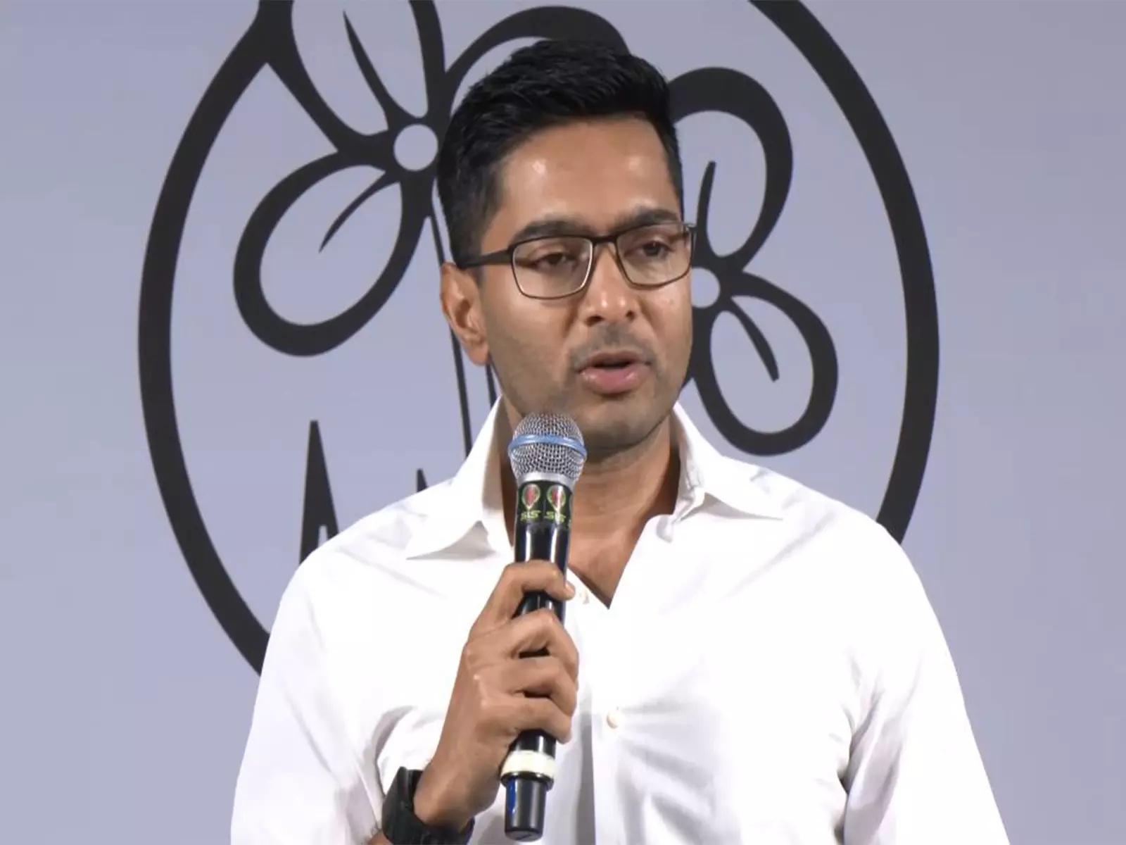 पश्चिम बंगाल: TMC 4 नवंबर से अंचलवार हेल्प डेस्क करेगी स्थापित पश्चिम बंगाल: TMC 4 नवंबर से अंचलवार हेल्प डेस्क करेगी स्थापित