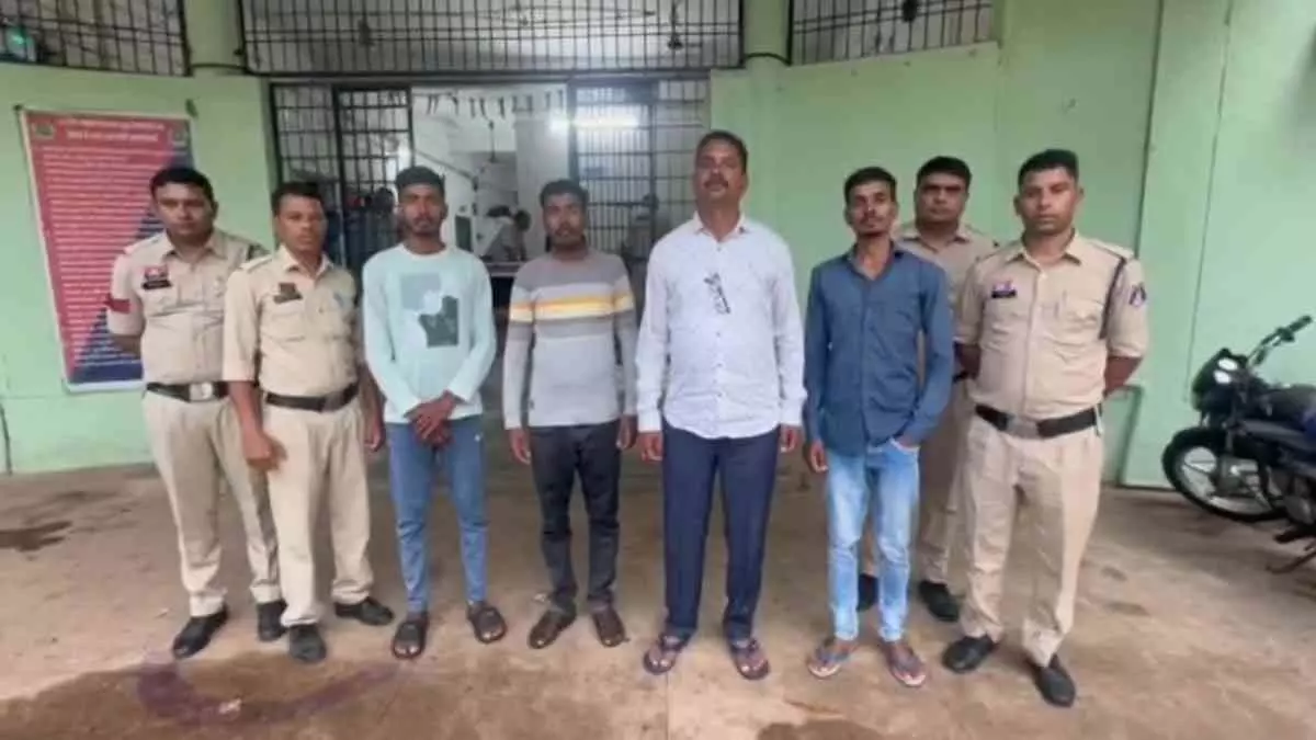 चोरी के शक में दलित की पीट-पीटकर हत्या, 4 आरोपी गिरफ्तार चोरी के शक में दलित की पीट-पीटकर हत्या, 4 आरोपी गिरफ्तार