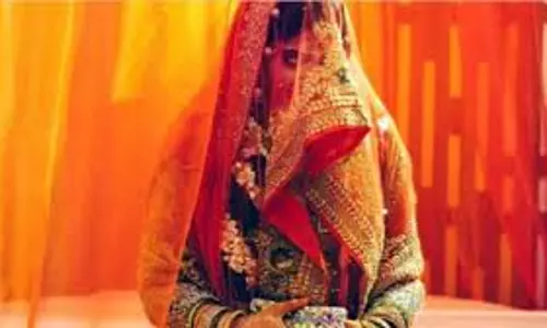 दुल्हन ने शादी के नाम पर ऐंठे लाखों रुपये दुल्हन ने शादी के नाम पर ऐंठे लाखों रुपये