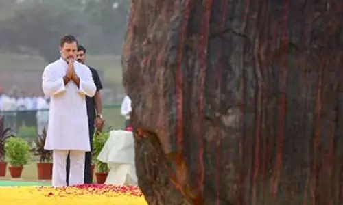 इंदिरा गांधी की पुण्यतिथि: राहुल गांधी ने श्रद्धांजलि दी