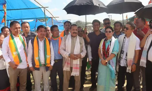Mizoram-Tripura के बीच सड़क संपर्क बढ़ाने को चकमा ने राष्ट्रीय राजमार्ग की मांग उठाई Mizoram-Tripura के बीच सड़क संपर्क बढ़ाने को चकमा ने राष्ट्रीय राजमार्ग की मांग उठाई
