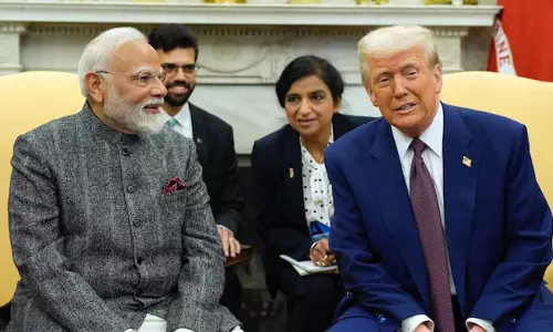 चीन के आगे झुके डोनाल्‍ड ट्रंप, एक्‍सपर्ट बोले- भारत-अमेरिका का रिश्ता अब खत्म हो चुका है
